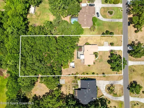 2560 Greenwood Drive Kissimmee FL 34744