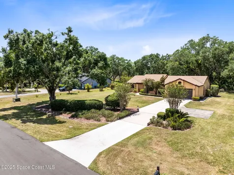 2560 Greenwood Drive Kissimmee FL 34744
