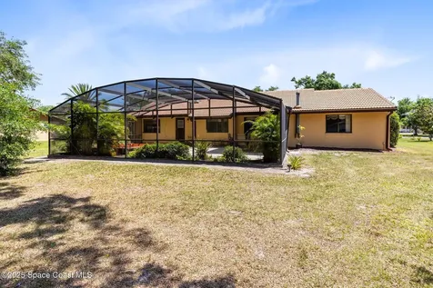 2560 Greenwood Drive Kissimmee FL 34744