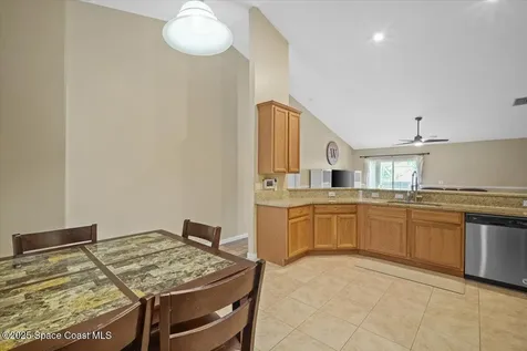 473 Wimpole Lane SW Palm Bay FL 32908