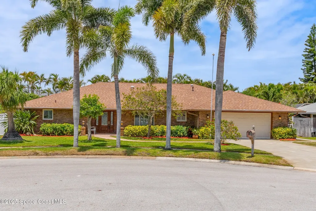 520 Bay Circle Indian Harbour Beach FL 32937
