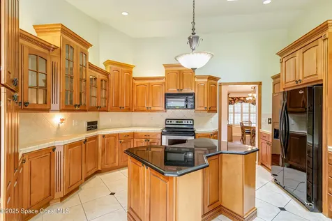 520 Bay Circle Indian Harbour Beach FL 32937