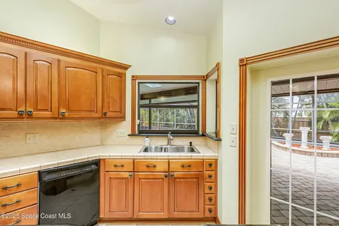 520 Bay Circle Indian Harbour Beach FL 32937