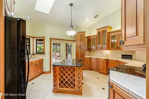 520 Bay Circle Indian Harbour Beach FL 32937