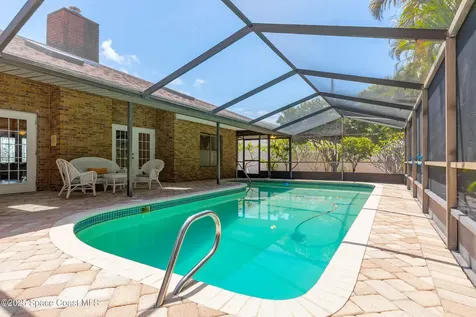 520 Bay Circle Indian Harbour Beach FL 32937