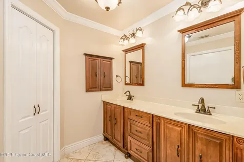 520 Bay Circle Indian Harbour Beach FL 32937