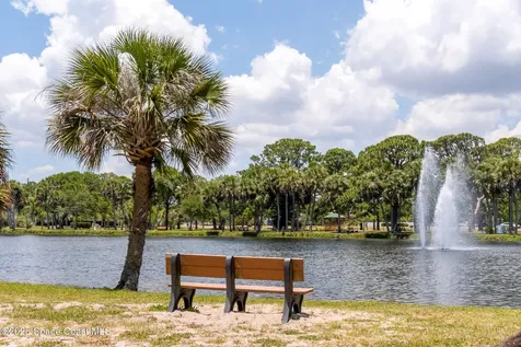520 Bay Circle Indian Harbour Beach FL 32937