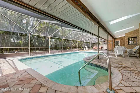 520 Bay Circle Indian Harbour Beach FL 32937