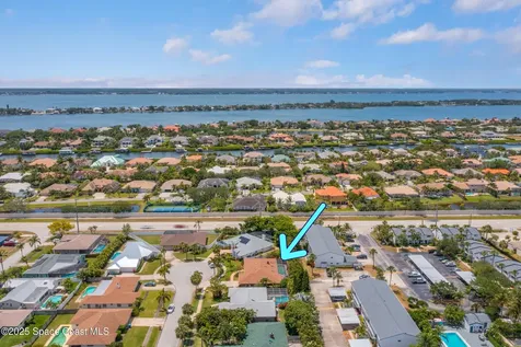 520 Bay Circle Indian Harbour Beach FL 32937