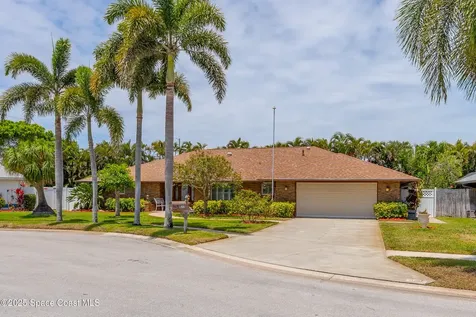 520 Bay Circle Indian Harbour Beach FL 32937