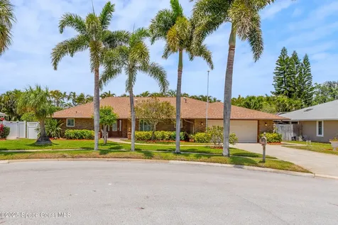 520 Bay Circle Indian Harbour Beach FL 32937