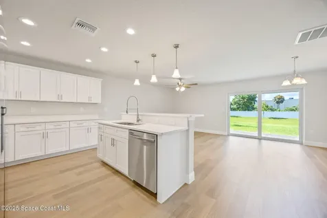207-237 Hidden Woods Place Melbourne FL 32901
