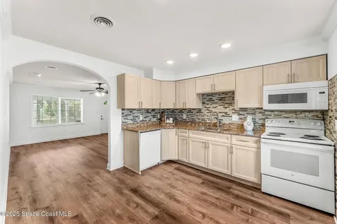 925 Bell Street Melbourne FL 32935