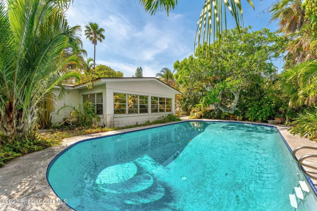 2035 N Shannon Avenue Indialantic FL 32903