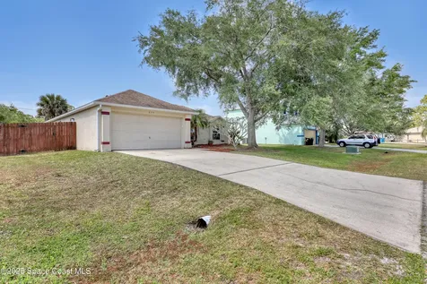 834 Boeing Street NE Palm Bay FL 32907