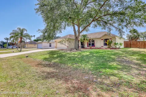 834 Boeing Street NE Palm Bay FL 32907