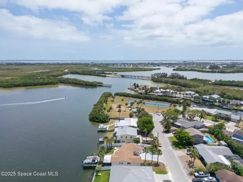 630 Paula Avenue Merritt Island FL 32953