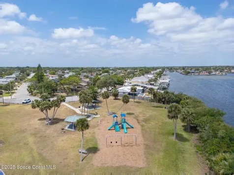 630 Paula Avenue Merritt Island FL 32953
