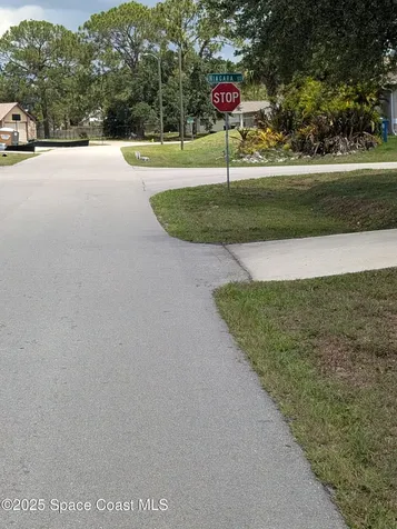 862 Aachen Avenue NW Palm Bay FL 32907
