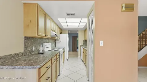 1993 Dipol Courtway Titusville FL 32780