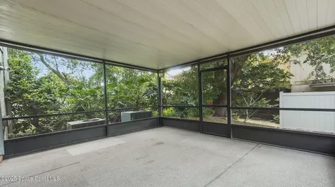 1993 Dipol Courtway Titusville FL 32780