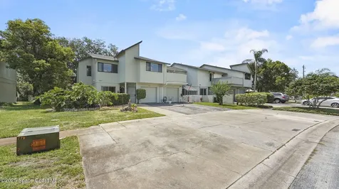 1993 Dipol Courtway Titusville FL 32780