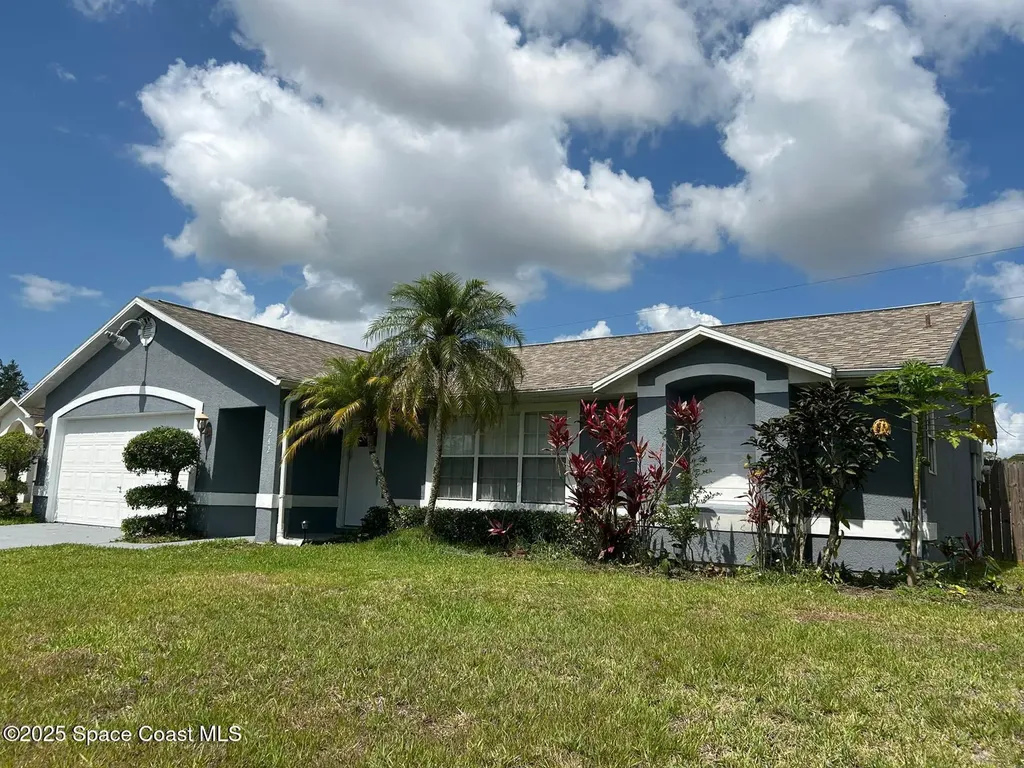 1242 Auburn Avenue NW Palm Bay FL 32907