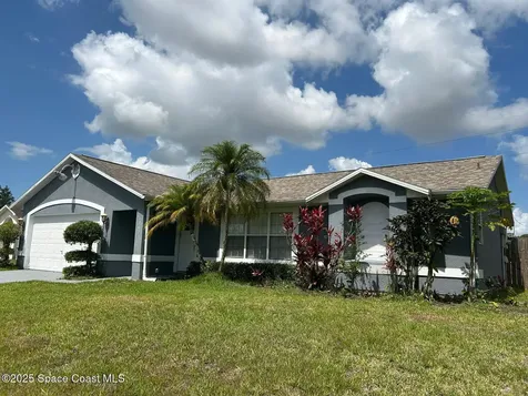 1242 Auburn Avenue NW Palm Bay FL 32907
