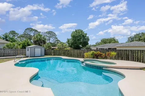 174 Peckham Street NE Palm Bay FL 32907