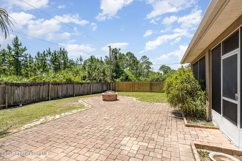 2871 Fontainebleau Avenue SE Palm Bay FL 32909