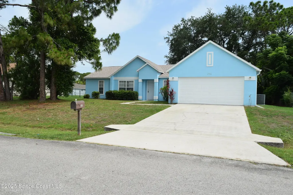 1711 Radisson Street NW Palm Bay FL 32907