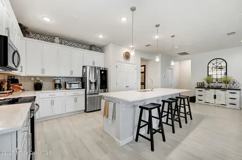 2365 Roygaris Street NW Palm Bay FL 32907