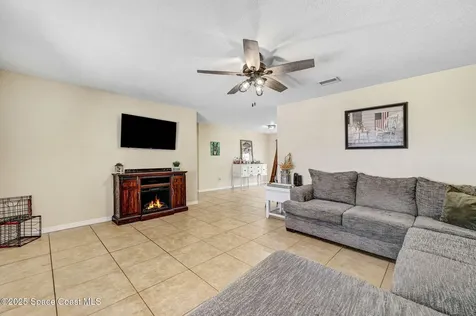 946 Stage Street SE Palm Bay FL 32909
