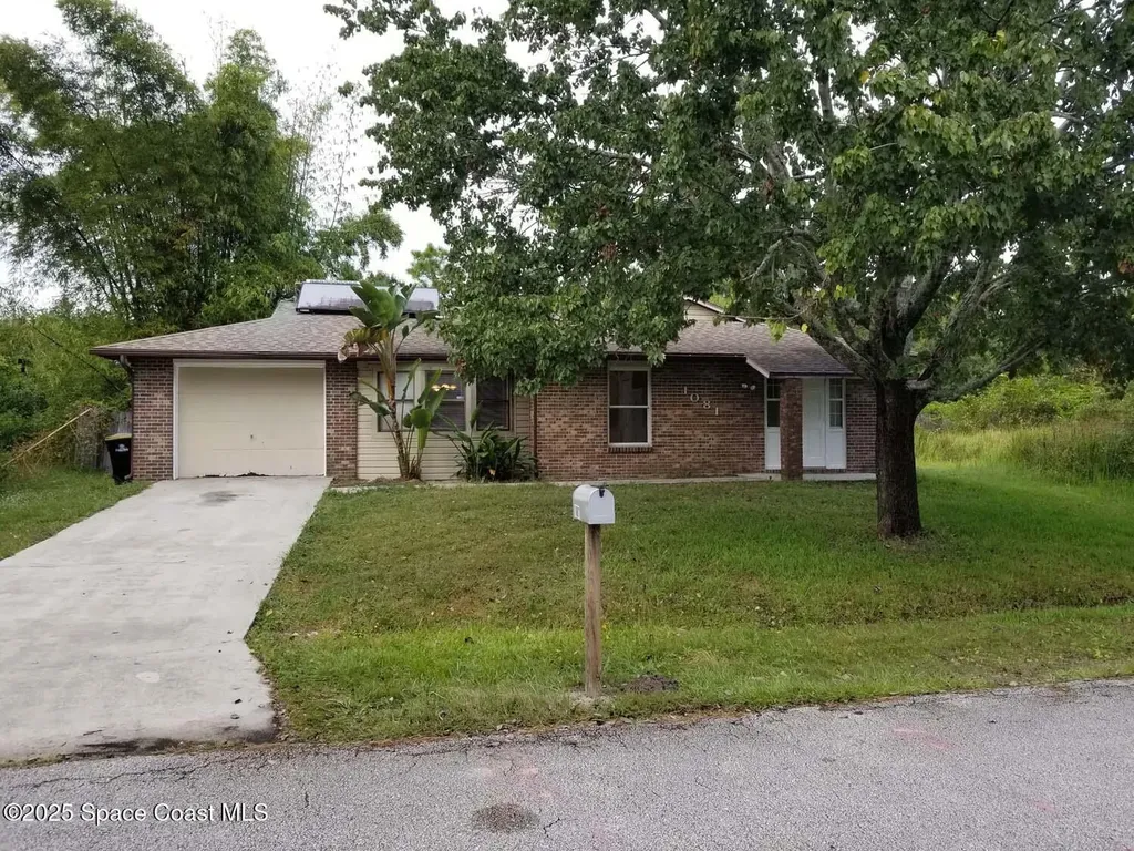 1081 Ivanhoe Street NW Palm Bay FL 32907
