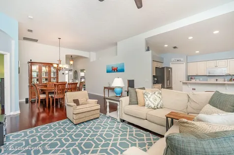 2020 Twelve Oaks Drive SE Palm Bay FL 32909