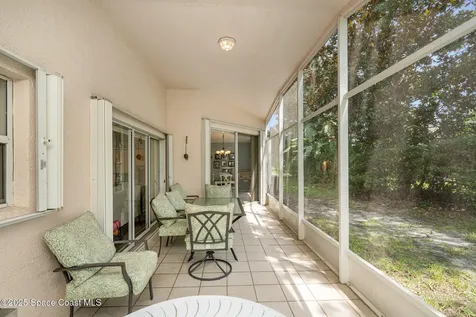 2020 Twelve Oaks Drive SE Palm Bay FL 32909