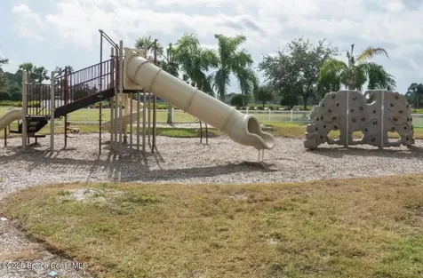 2020 Twelve Oaks Drive SE Palm Bay FL 32909