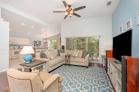 2020 Twelve Oaks Drive SE Palm Bay FL 32909