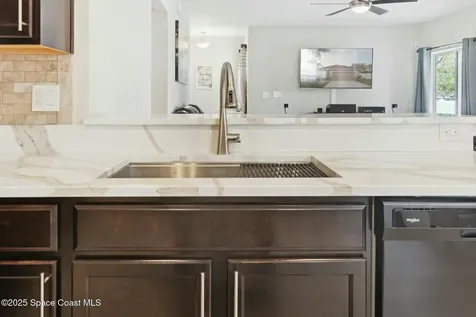 427 Highland Meadows Street Davenport FL 33837