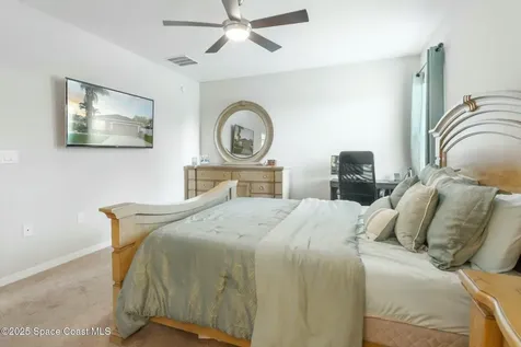 427 Highland Meadows Street Davenport FL 33837