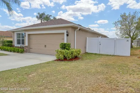 427 Highland Meadows Street Davenport FL 33837