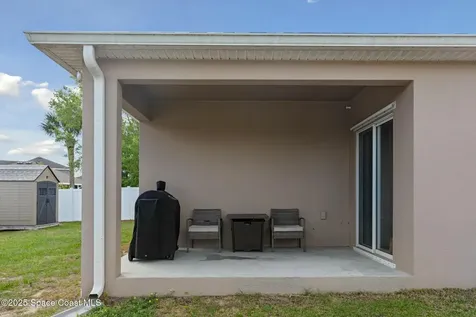 427 Highland Meadows Street Davenport FL 33837