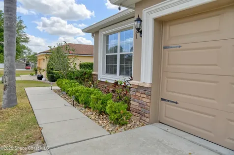 427 Highland Meadows Street Davenport FL 33837
