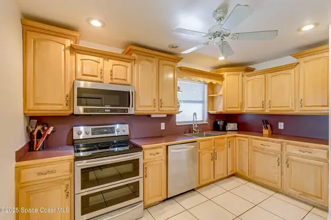 2180 Lakeview Drive Melbourne FL 32935