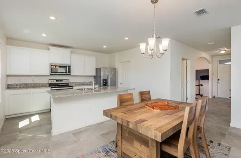 705 Old Country Road SE Palm Bay FL 32909