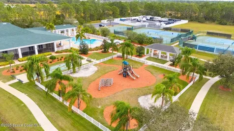 705 Old Country Road SE Palm Bay FL 32909