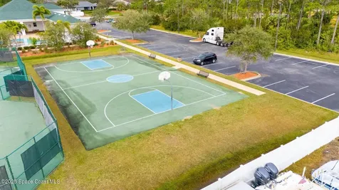705 Old Country Road SE Palm Bay FL 32909