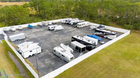 705 Old Country Road SE Palm Bay FL 32909