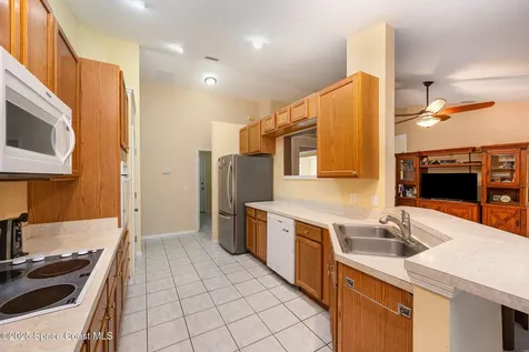 663 Autumn Glen Drive Melbourne FL 32940