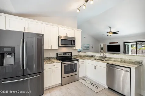 481 Capeador Street NW Palm Bay FL 32907